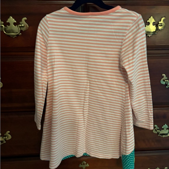 Cute pink white striped dress with appliqué on front in size 7. - Picture 4 of 9